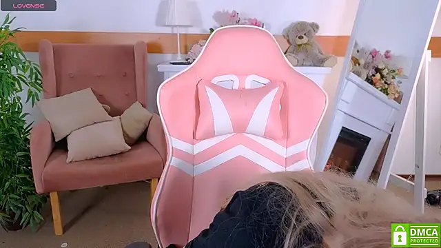 Snapshot of Grace_and__Jacob chatting on 21, 10, 2025 Grace and Jacob online show from 21, 10, 2025