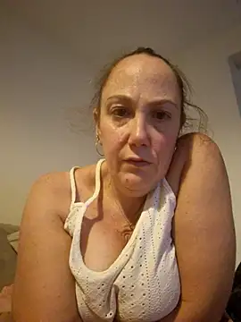 Snapshot of Wisie_Cutie chatting on 6, 11, 2025 Wisie Cutie online show from 6, 11, 2025