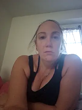 Snapshot of Wisie_Cutie chatting on 12, 11, 2025 Wisie Cutie online show from 12, 11, 2025