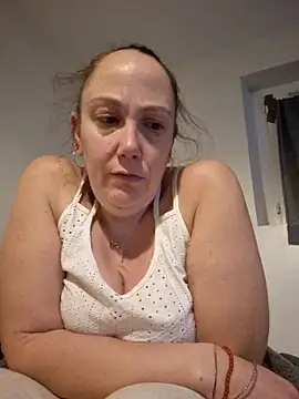 Snapshot of Wisie_Cutie chatting on 27, 11, 2025 Wisie Cutie online show from 27, 11, 2025