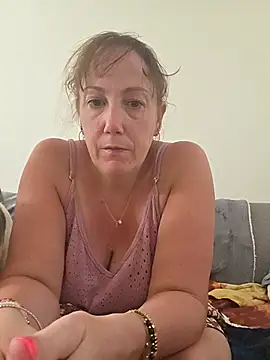 Wisie Cutie online show from 10, 7, 2026