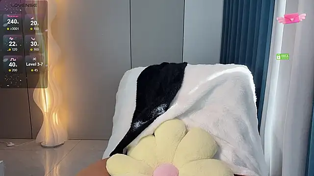 Mandy-- online show from 28, 11, 2025