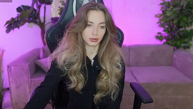 Snapshot of Kisasolo chatting on 16, 3, 2025 Kisasolo online show from 16, 3, 2025