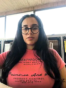 Snapshot of Annya-sweet chatting on 6, 5, 2026 Annya-sweet online show from 6, 5, 2026