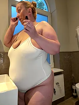 BBW Nora online show from 8, 11, 2025