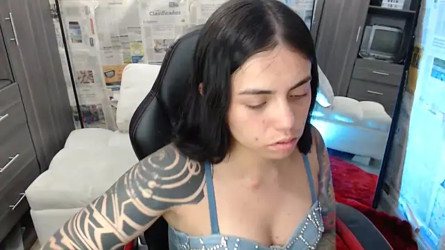 i am nina  online show from 25, 10, 2025