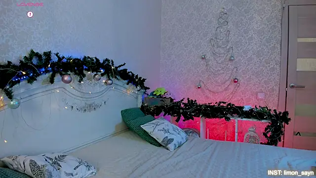 LillyMoure  online show from 6, 1, 2026