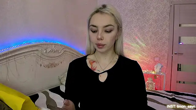 LillyMoure  online show from 1, 2, 2026