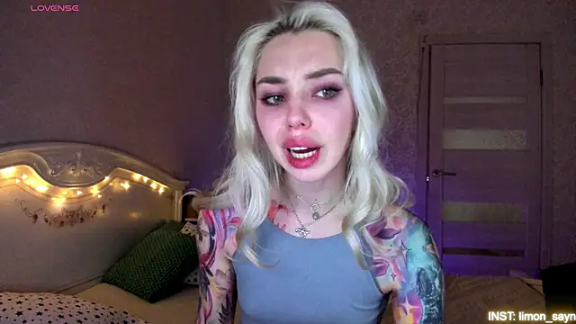 LillyMoure  online show from 2, 6, 2026