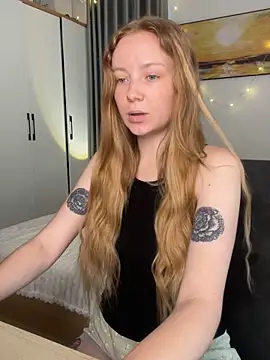 Snapshot of RedFires chatting on 23, 9, 2025 RedFires online show from 23, 9, 2025