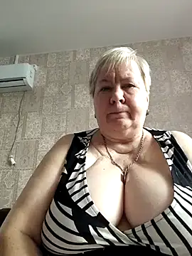 Snapshot of EffectFiona chatting on 29, 1, 2025 EffectFiona online show from 29, 1, 2025