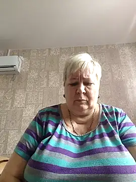 Snapshot of EffectFiona chatting on 6, 2, 2025 EffectFiona online show from 6, 2, 2025