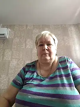 Snapshot of EffectFiona chatting on 6, 2, 2025 EffectFiona online show from 6, 2, 2025