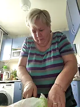 Snapshot of EffectFiona chatting on 14, 2, 2025 EffectFiona online show from 14, 2, 2025