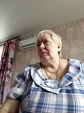 Snapshot of EffectFiona chatting on 27, 2, 2025 EffectFiona online show from 27, 2, 2025