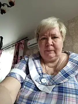 Snapshot of EffectFiona chatting on 28, 2, 2025 EffectFiona online show from 28, 2, 2025