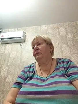 Snapshot of EffectFiona chatting on 2, 3, 2025 EffectFiona online show from 2, 3, 2025