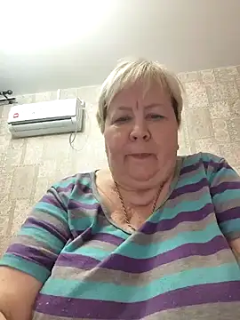 Snapshot of EffectFiona chatting on 2, 3, 2025 EffectFiona online show from 2, 3, 2025