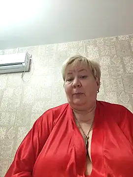 Snapshot of EffectFiona chatting on 4, 3, 2025 EffectFiona online show from 4, 3, 2025