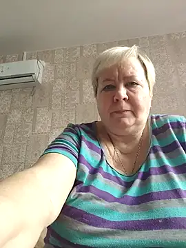 Snapshot of EffectFiona chatting on 6, 3, 2025 EffectFiona online show from 6, 3, 2025