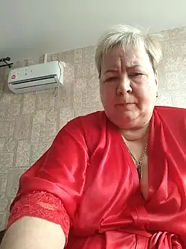 Snapshot of EffectFiona chatting on 8, 3, 2025 EffectFiona online show from 8, 3, 2025