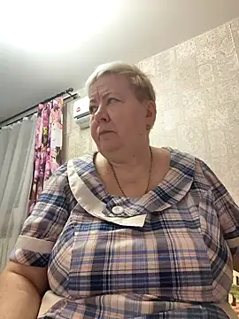 Snapshot of EffectFiona chatting on 8, 3, 2025 EffectFiona online show from 8, 3, 2025