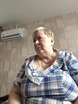 Snapshot of EffectFiona chatting on 10, 3, 2025 EffectFiona online show from 10, 3, 2025