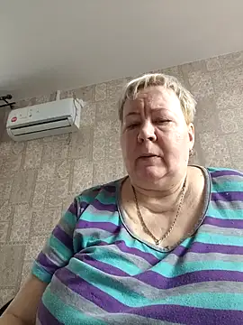 Snapshot of EffectFiona chatting on 12, 3, 2025 EffectFiona online show from 12, 3, 2025