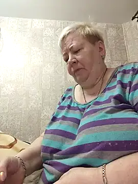 Snapshot of EffectFiona chatting on 12, 3, 2025 EffectFiona online show from 12, 3, 2025