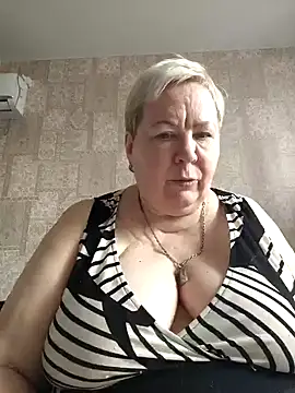 Snapshot of EffectFiona chatting on 18, 3, 2025 EffectFiona online show from 18, 3, 2025