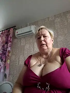 Snapshot of EffectFiona chatting on 20, 10, 2025 EffectFiona online show from 20, 10, 2025