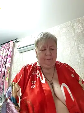 Snapshot of EffectFiona chatting on 7, 11, 2025 EffectFiona online show from 7, 11, 2025