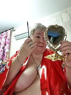 Snapshot of EffectFiona chatting on 15, 11, 2025 EffectFiona online show from 15, 11, 2025