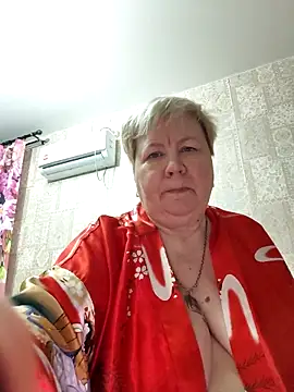 Snapshot of EffectFiona chatting on 1, 12, 2025 EffectFiona online show from 1, 12, 2025