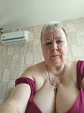 Snapshot of EffectFiona chatting on 30, 4, 2026 EffectFiona online show from 30, 4, 2026