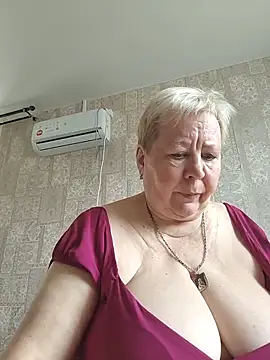 Snapshot of EffectFiona chatting on 22, 5, 2026 EffectFiona online show from 22, 5, 2026