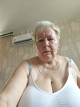 Snapshot of EffectFiona chatting on 17, 6, 2026 EffectFiona online show from 17, 6, 2026