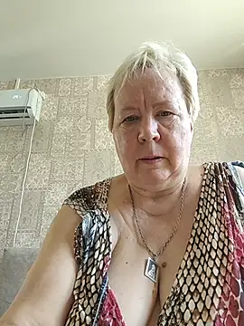 Snapshot of EffectFiona chatting on 11, 7, 2026 EffectFiona online show from 11, 7, 2026