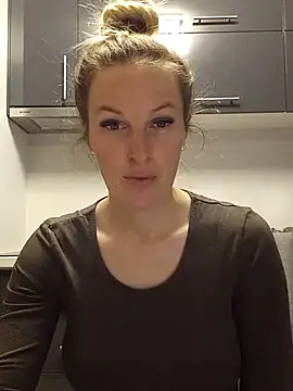 Snapshot of MaviePearl chatting on 28, 2, 2025 MaviePearl online show from 28, 2, 2025