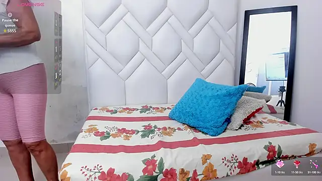 Snapshot of MatureHorny_70 chatting on 8, 11, 2025 MatureHorny 70 online show from 8, 11, 2025