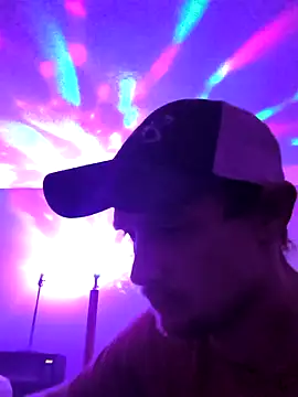 Snapshot of Midwestalpha chatting on 12, 1, 2025 Midwestalpha online show from 12, 1, 2025