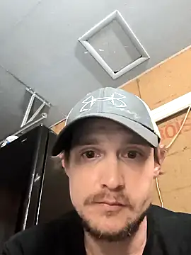 Snapshot of Midwestalpha chatting on 2, 2, 2025 Midwestalpha online show from 2, 2, 2025