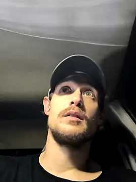 Snapshot of Midwestalpha chatting on 4, 2, 2025 Midwestalpha online show from 4, 2, 2025