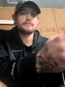 Snapshot of Midwestalpha chatting on 6, 2, 2025 Midwestalpha online show from 6, 2, 2025