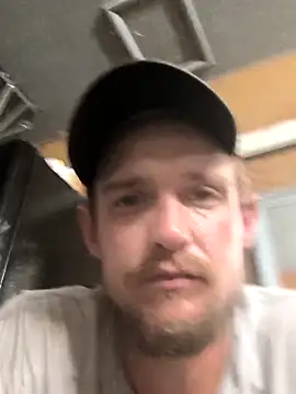 Snapshot of Midwestalpha chatting on 5, 10, 2025 Midwestalpha online show from 5, 10, 2025