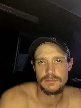 Snapshot of Midwestalpha chatting on 21, 10, 2025 Midwestalpha online show from 21, 10, 2025