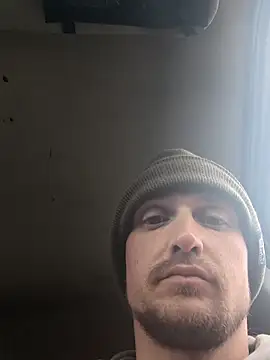 Snapshot of Midwestalpha chatting on 19, 11, 2025 Midwestalpha online show from 19, 11, 2025