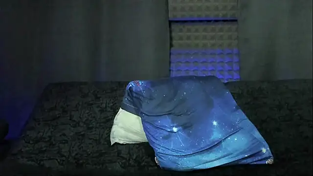 Snapshot of jhonnysnow17 chatting on 6, 10, 2025 jhonnysnow17 online show from 6, 10, 2025