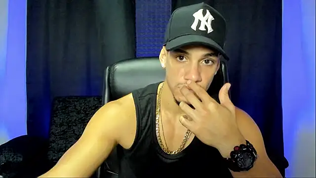 Snapshot of jhonnysnow17 chatting on 10, 10, 2025 jhonnysnow17 online show from 10, 10, 2025