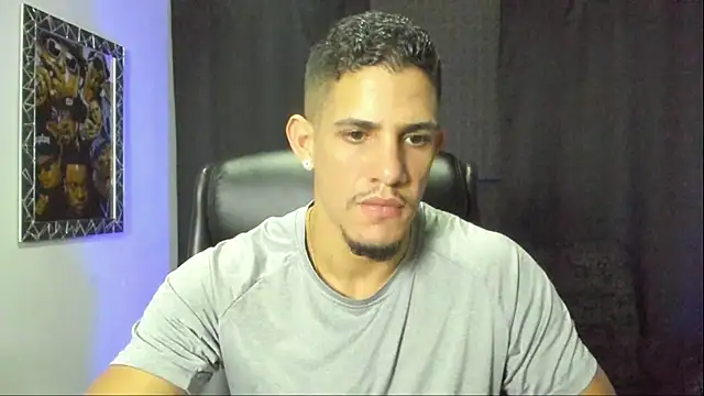 Snapshot of jhonnysnow17 chatting on 19, 10, 2025 jhonnysnow17 online show from 19, 10, 2025